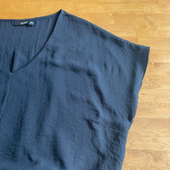 Size XL a.n.a. black short sleeved top with faux wrap front and synched back - Picture 8 of 14